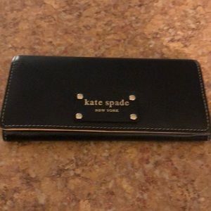 Classic Kate spade wallet!